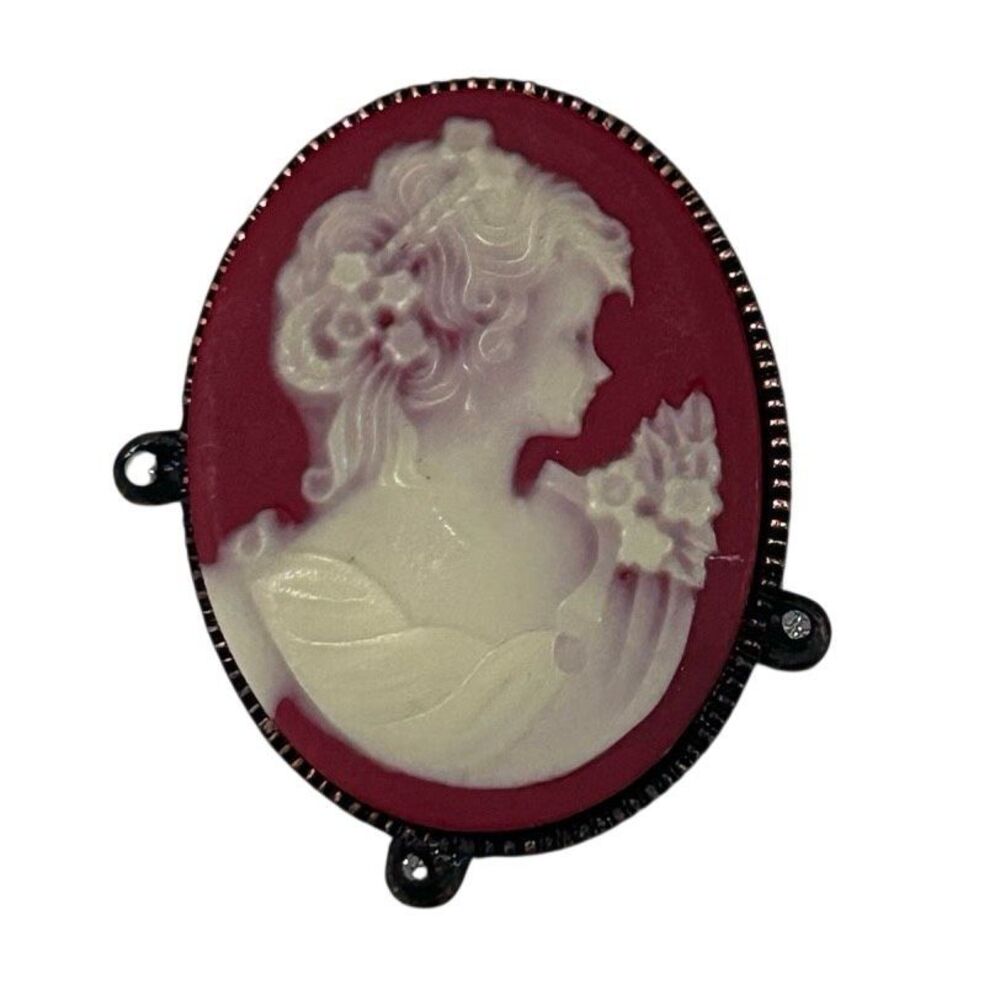 Vtg Victorian Cameo Brooch Pendant 1.5"x 2" White & Dark Red Hand-Carved Shell